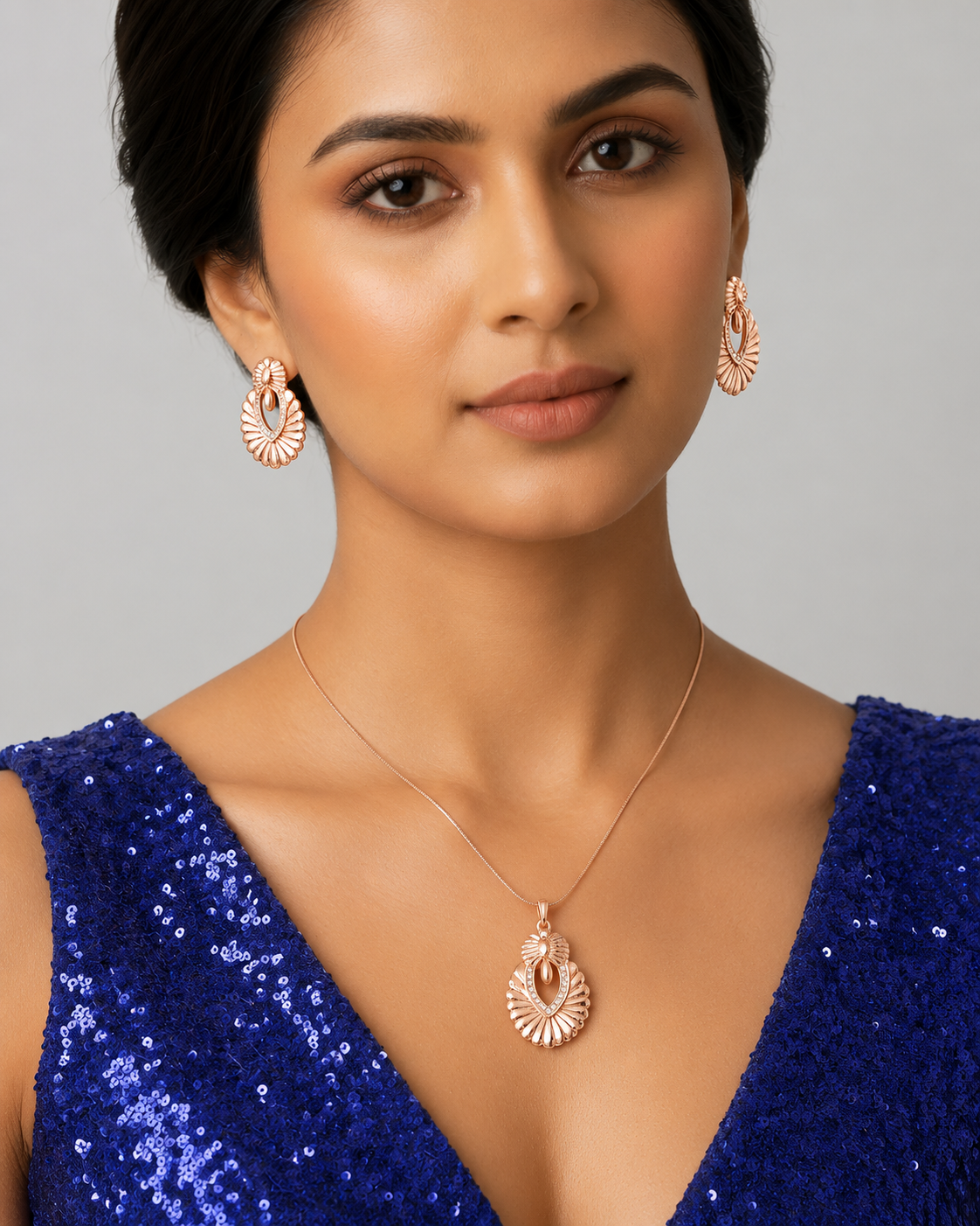 Damnstyle Necklace Anti-Tarnish Ethnic Embossed Shell Crystal Studded Set With Earrings