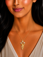 Damnstyle Anti-Tarnish Floral Crystal Bouquet Pendant