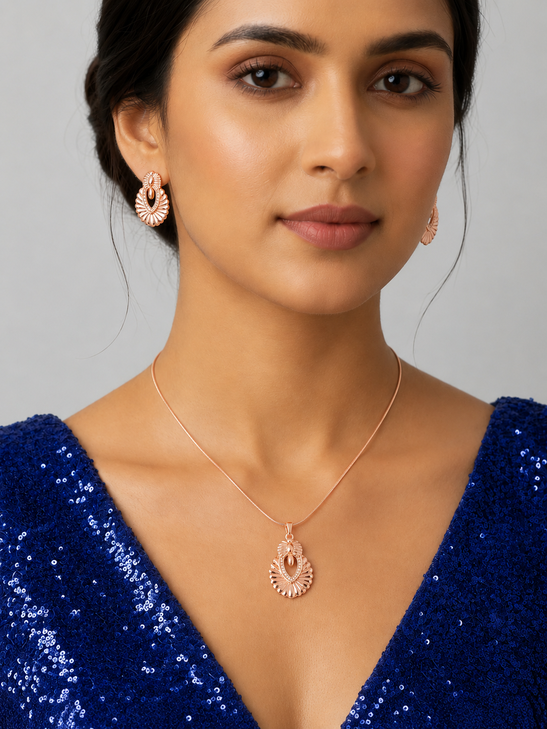 Damnstyle Necklace Anti-Tarnish Ethnic Embossed Shell Crystal Studded Set With Earrings