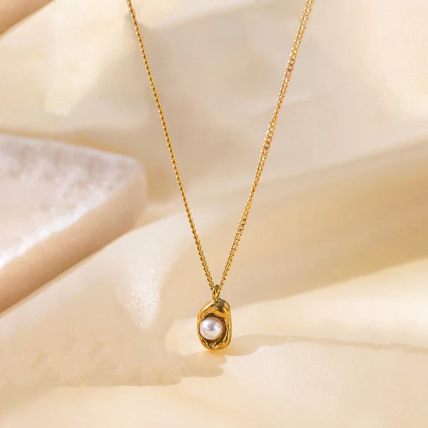 Damnstyle Gold-Plated Anti-Tarnish Stainless Steel Pearl Pendant