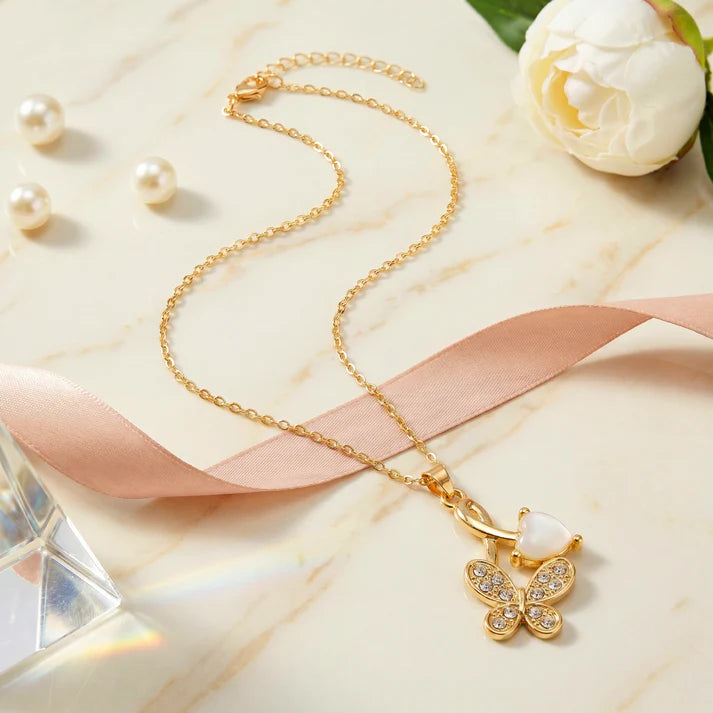 Damnstyle Anti-Tarnish Butterfly Pendant With Monalisa Stone