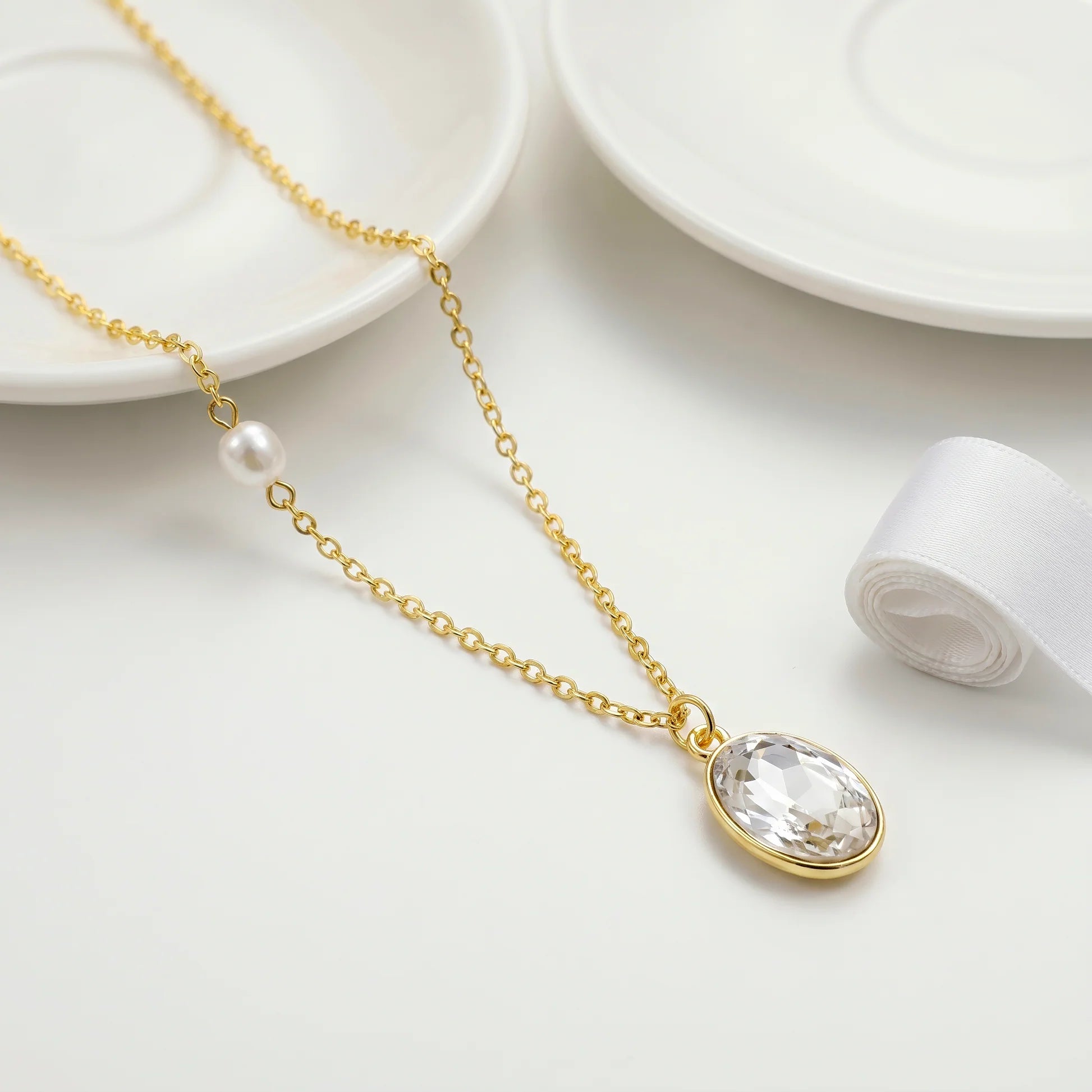 Damnstyle Anti-Tarnish Oval Crystal Pendant With Faux Pearl Accent