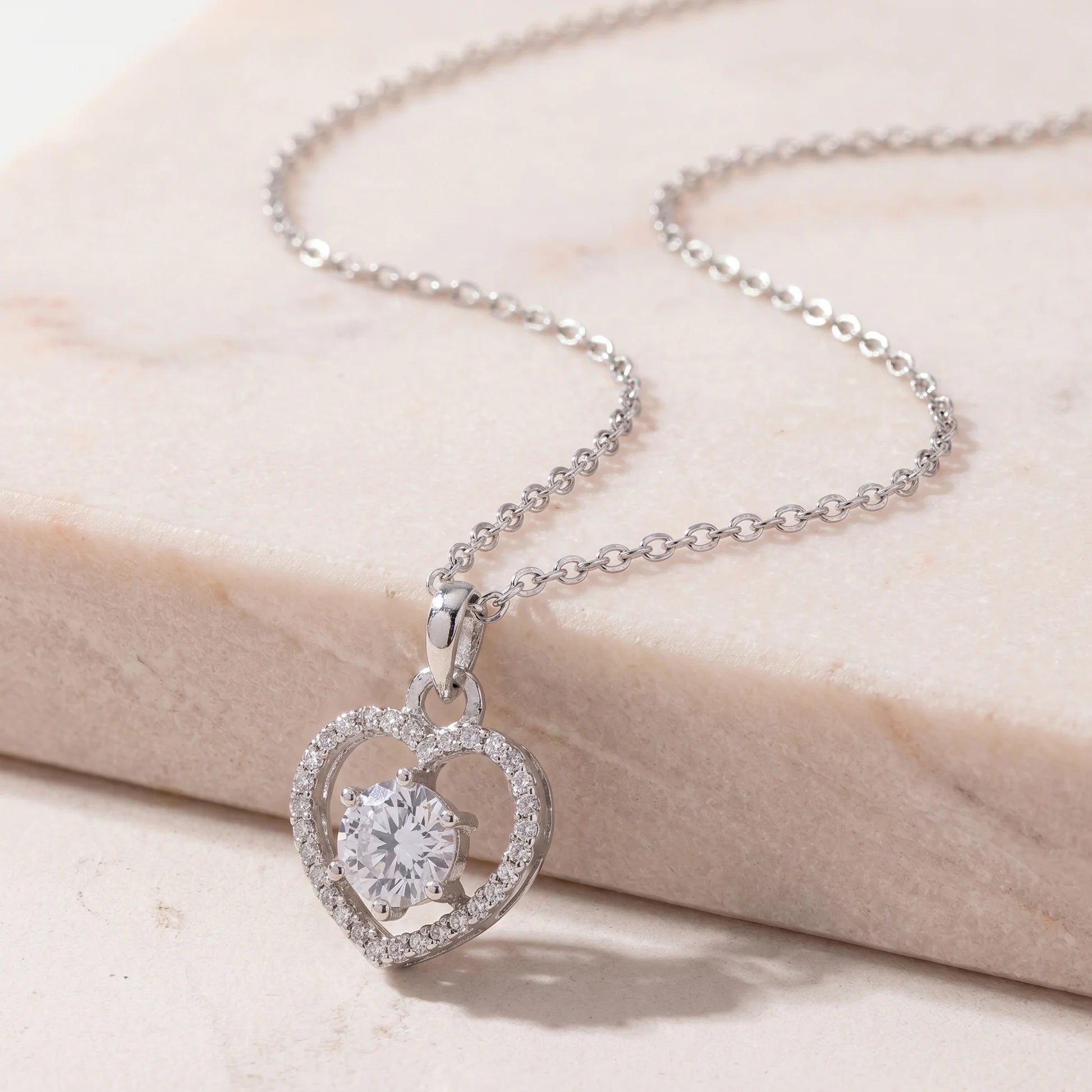 Damnstyle Anti-Tarnish Crystal Heart Halo Pendant